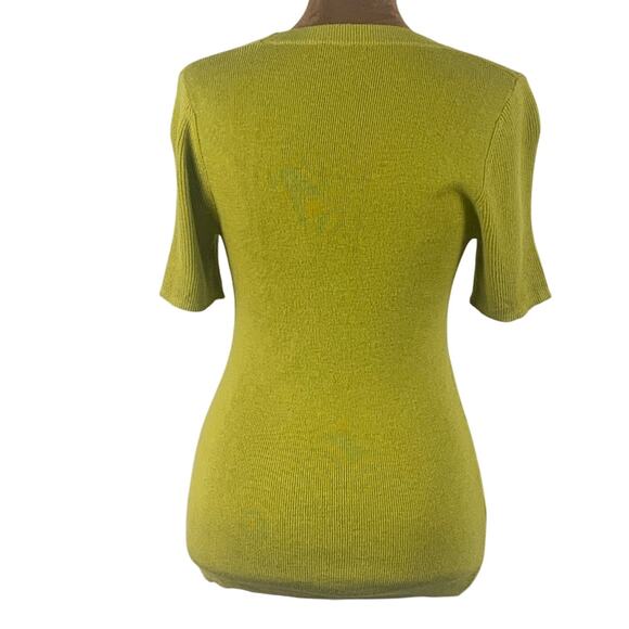 Green Short Sleeve Scoop Neck Sweater Size Small - Picture 2 of 5